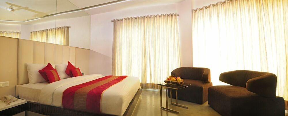 Hotel Gulnar New Delhi Buitenkant foto