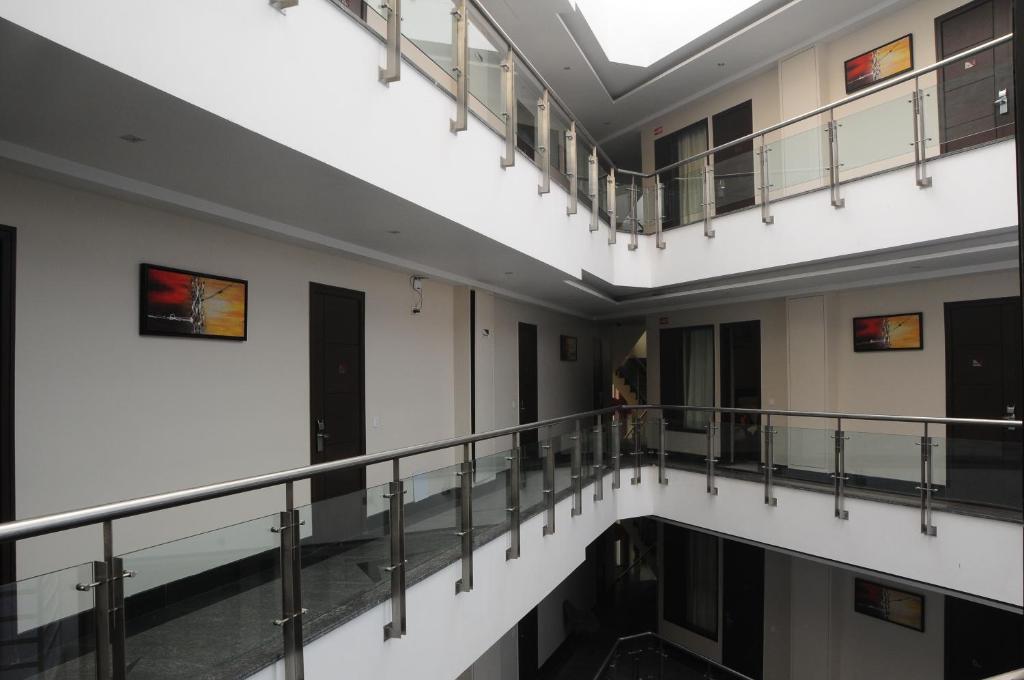 Hotel Gulnar New Delhi Buitenkant foto