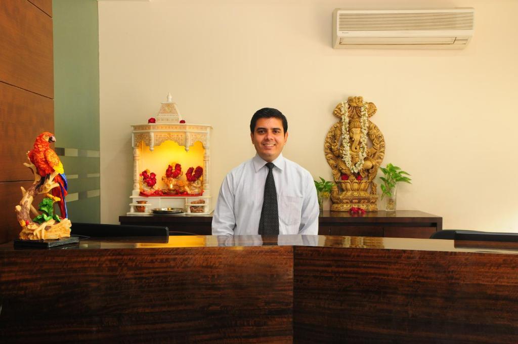 Hotel Gulnar New Delhi Buitenkant foto