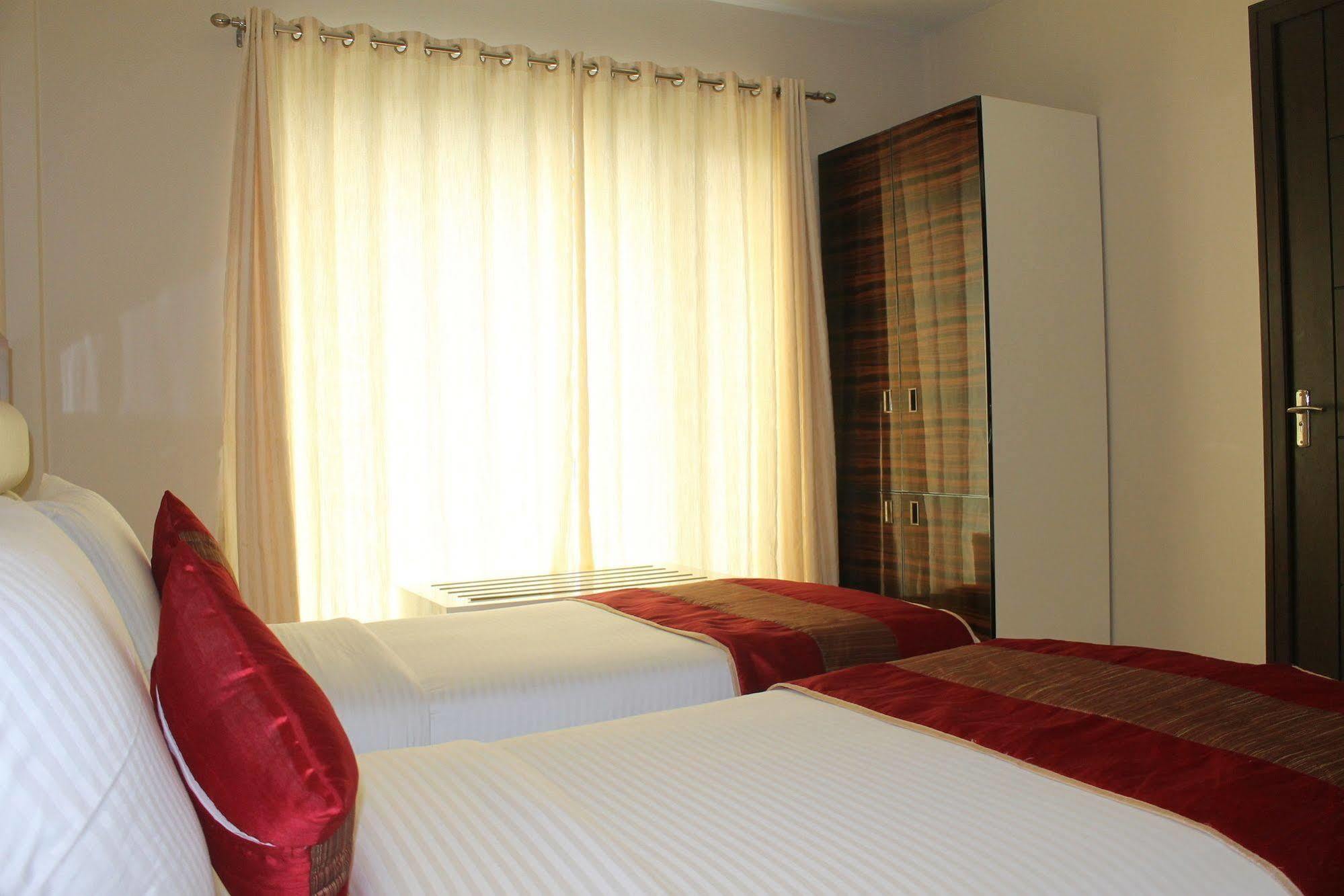 Hotel Gulnar New Delhi Kamer foto